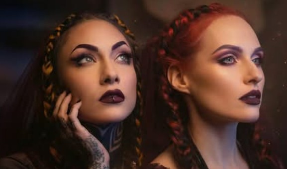 Du betrachtest gerade FABIENNE ERNI & LENA SCISSORHANDS – Gemeinsame `Ritual´ Single im Video