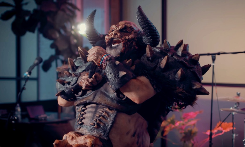 Du betrachtest gerade GWAR – `Pink Pony Club` im Metal-Punk Cover