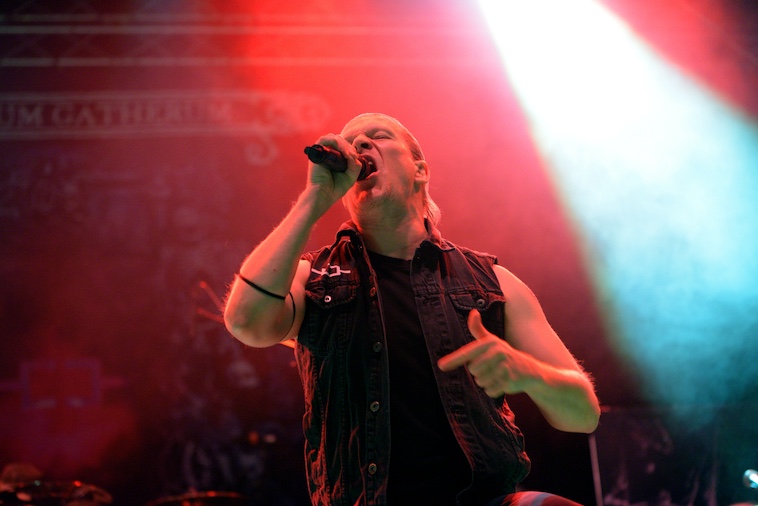 Du betrachtest gerade OMNIUM GATHERUM – Fronter Jukka Pelkonen macht Krebsdiagnose öffentlich / Tour mit Ersatzmann