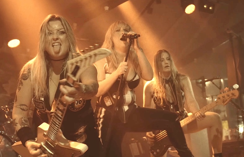 Du betrachtest gerade THUNDERMOTHER – `Hellevator´ Video von kommender Live-Scheibe