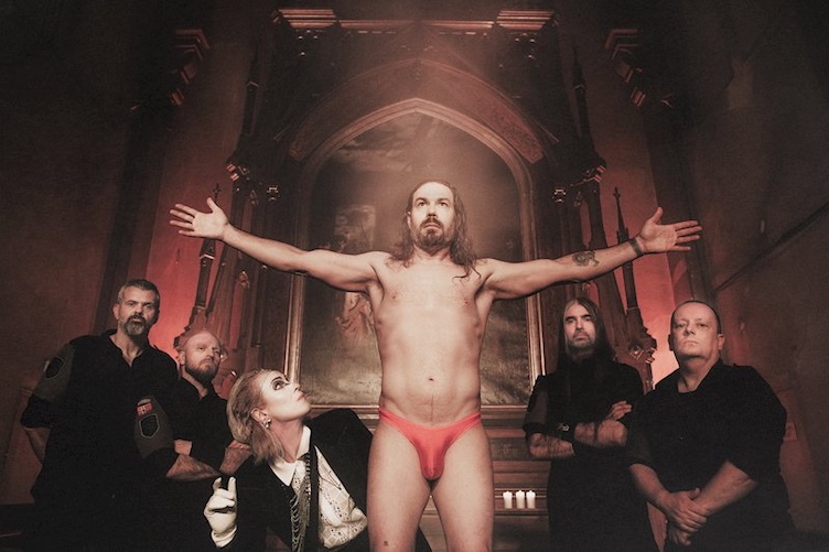 Du betrachtest gerade VREID – Video zur neuen `Loving The Dead` Single ft. Agnete Kjølsrud (Djerv) & Chris Pontius