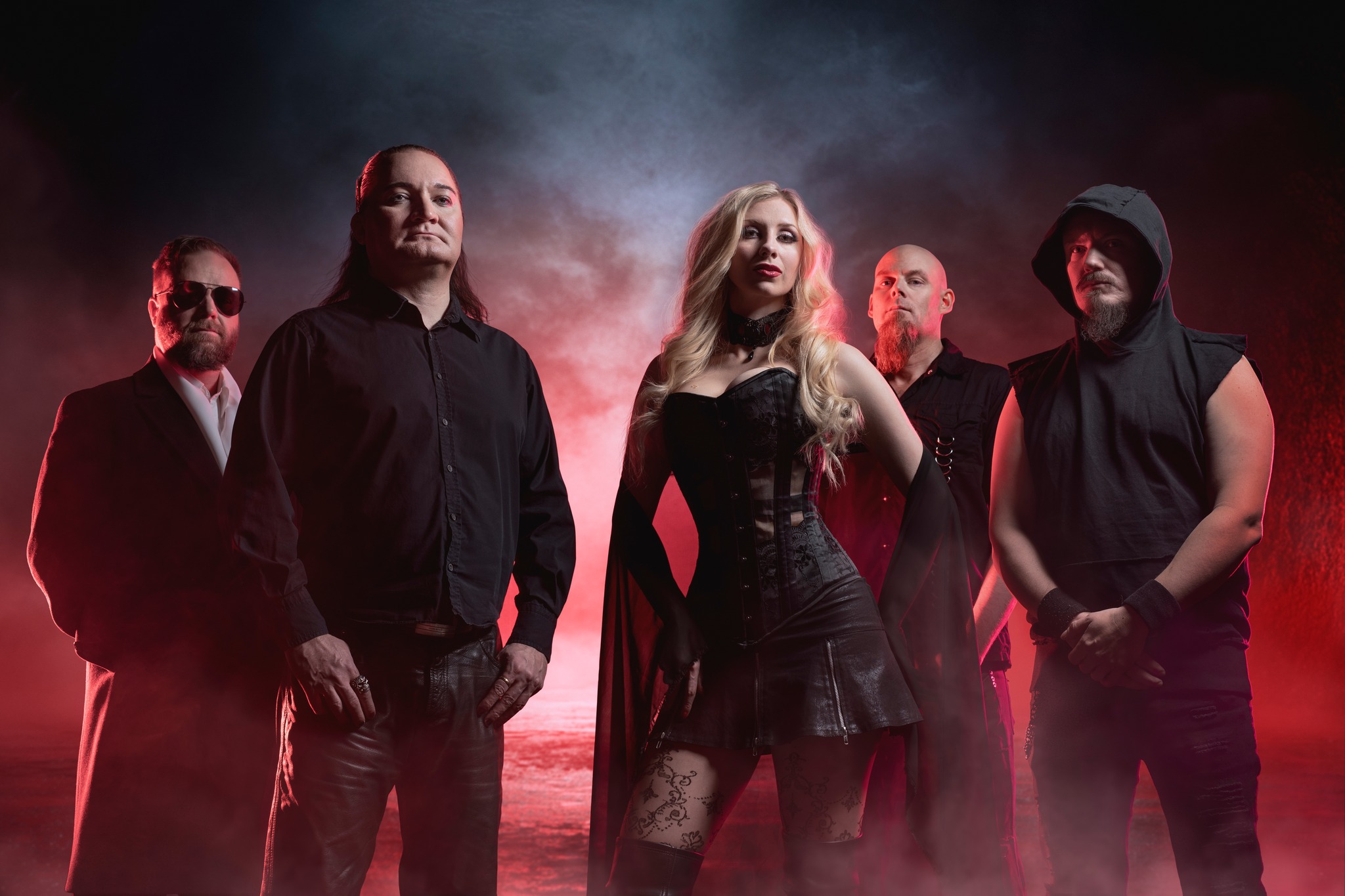 Du betrachtest gerade AMBERIAN DAWN – „Temptation’s Gates“ Titeltrack mit neuer Sängerin im Video