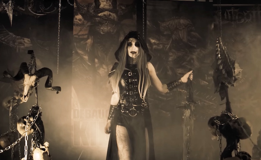 Du betrachtest gerade BLUTGOTT – DEBAUCHERY Version von `Death Of The Bloodking` im Clip