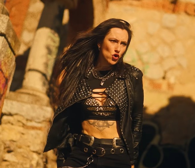 Mehr über den Artikel erfahren BLOODHUNTER ft. MOONSPELLs Fernando Ribeiro – `Threshold Of Hell´ Premiere