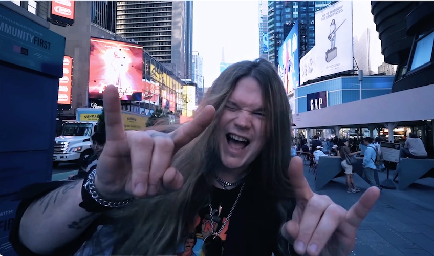 Mehr über den Artikel erfahren TOMMY JOHANSSON – `We Built This City` als neues Metal Cover