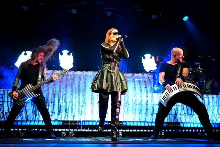 Du betrachtest gerade EPICA – `Cross The Divide´ (Live at Ziggo Dome Amsterdam)´ Clip geteilt