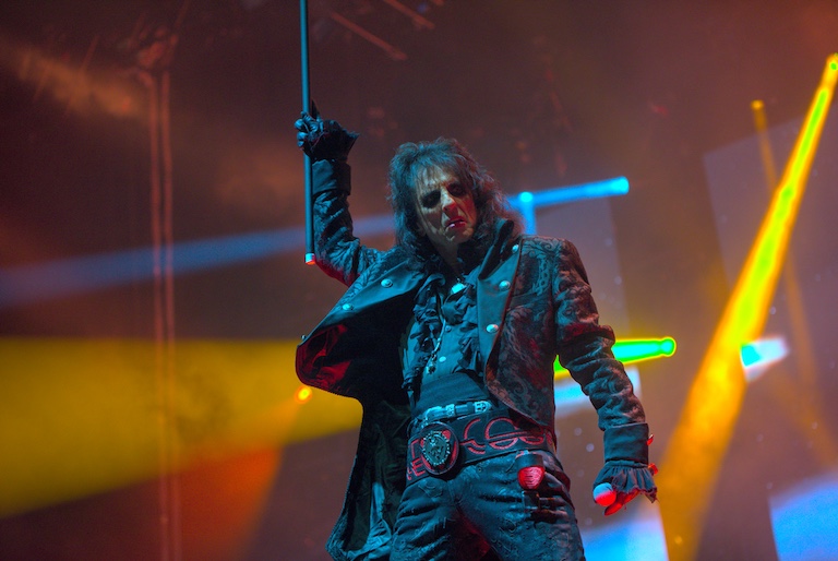 Du betrachtest gerade HOLLYWOOD VAMPIRES  – Video zu `Raise The Dead` von „At Montreux Jazz Festival“