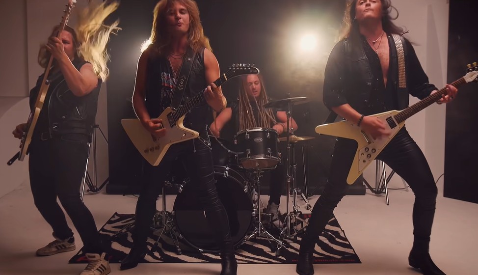 Du betrachtest gerade DEFENDER – Teilen `Don’t Play With Evil´ Videosingle vom kommenden Zweitling