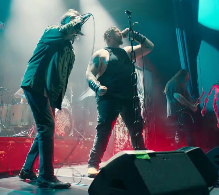 Du betrachtest gerade FROZEN SOUL ft. Gerard Way (My Chemical Romance) – `No Place of Warmth´  Titelsong (Live in LA)