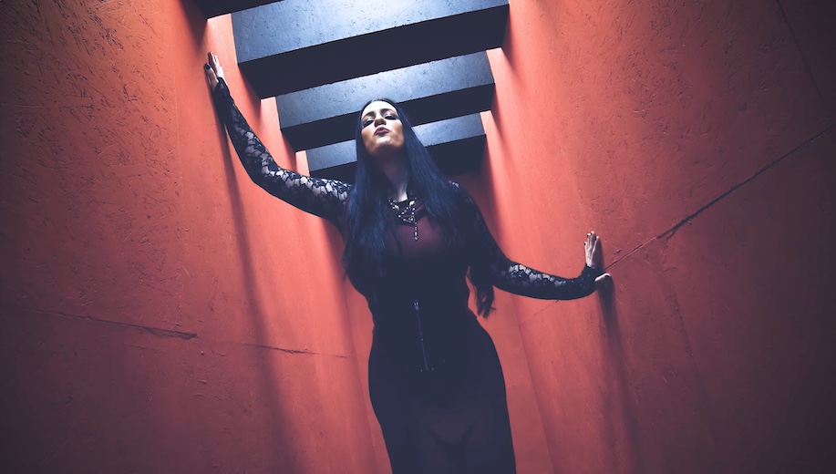 Du betrachtest gerade KRISTIN STARKEY – Temperance & Twilight Force Sängerin goes Prog Metal: `Liberty Spike` Cover