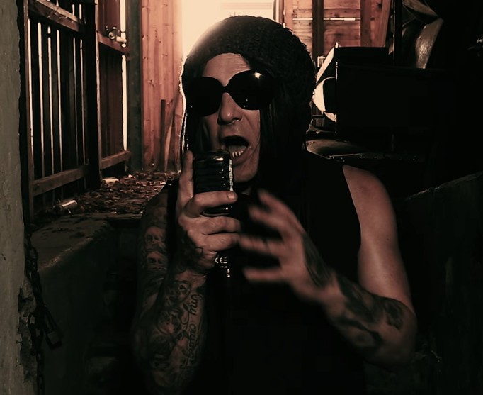 Mehr über den Artikel erfahren END OF GREEN – Neue „Ashes & Gold Videosingle: `Angry Son Of An Angry Old Man´