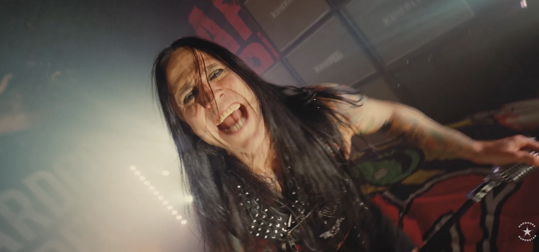 Du betrachtest gerade HARDCORE SUPERSTAR – Zurück mit neuer Single: `Halo` im Video