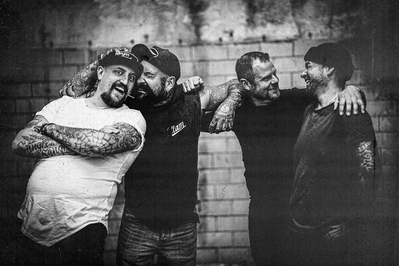 Du betrachtest gerade KÄRBHOLZ – Veränderung, persönliche Geschichten und Bock auf neue Musik