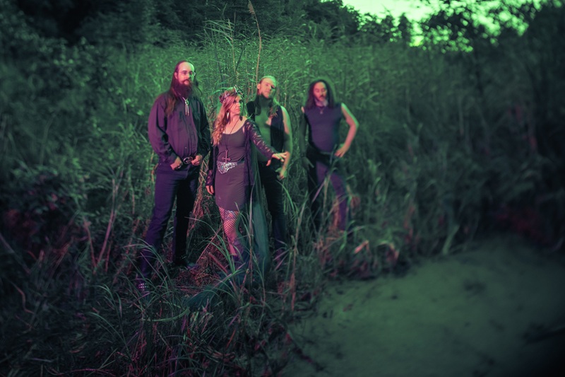 Mehr über den Artikel erfahren SMOULDER – Lasst Metal wild und abenteuerlich sein