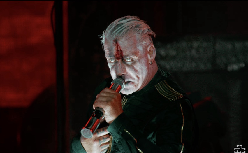 Du betrachtest gerade RAMMSTEIN –  `Deutschland` Video vom “Live In Mexico City“ Konzertfilm