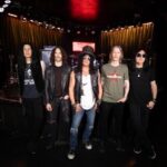SLASH ft. MYLES KENNEDY AND THE CONSPIRATORS –  Neuer Titeltrack vom nächsten Album `Flying Blind`